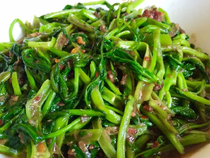 Adobong Kangkong